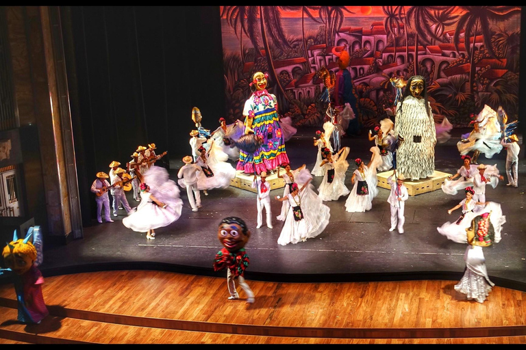 Aproveite o Ballet Folclórico no Palácio de Belas Artes.Curta o Ballet Folclórico no Palácio de Bellas Artes