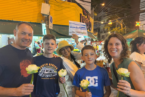 Excursión nocturna en Tuk-Tuk por Bangkok con comida callejera en Chinatown