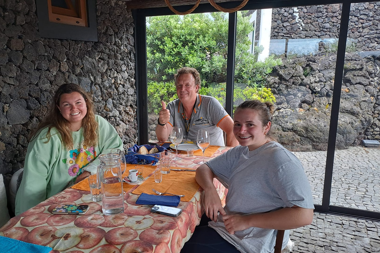 Terceira-eiland: privé sightseeing-dagtrip en wijnmakerijlunchGedeelde unieke ervaring bij lokale wijnmakerij met lunch