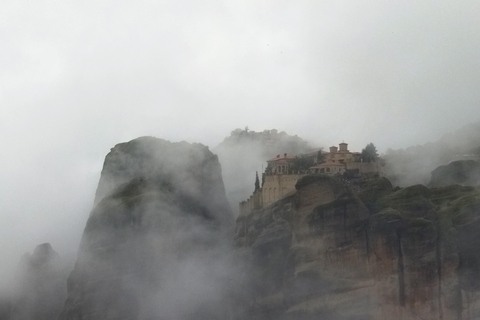 Ab Korfu: Tagestour zu den Meteora-Klöstern