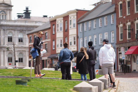 Portland: Walking Food Tour – Warm Donuts & History