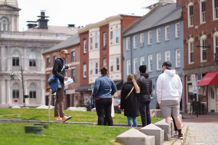 Portland: Walking Food Tour – Warm Donuts & History