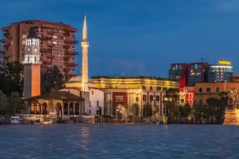 Tirana: Stadtleben und historisches Zentrum Tour