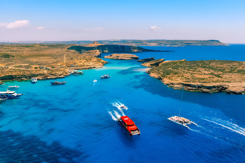 傍晚双体船渡轮巡游至蓝泻湖傍晚双体船巡游蓝泻湖