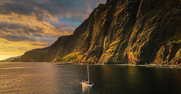 Funchal: Segeltour bei Sonnenuntergang
