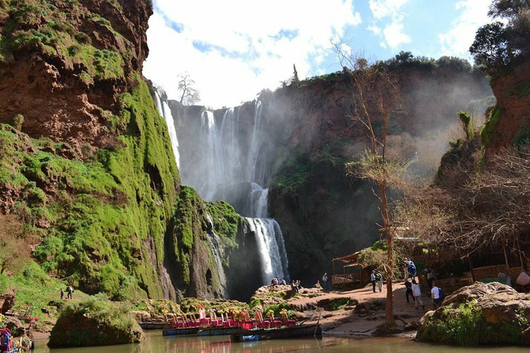 Marrakech: excursão guiada às cachoeiras de Ouzoud com passeio de barcoTour Guiado com Passeio de Barco