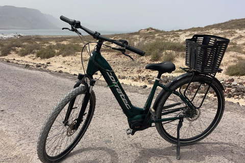La Graciosa: Bike and E-Bike Rental with Route Map La Graciosa: Standard Bike with Route Map