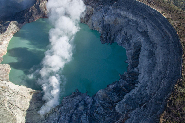 Banyuwangi: Ijen Blue Fire and Bromo Sunrise 2-Day Tour