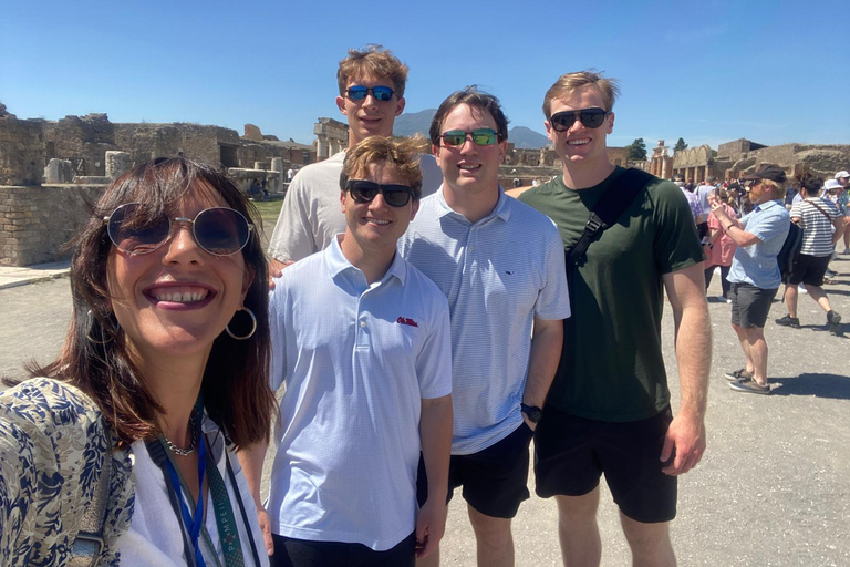 Pompeii: Shared Tour with an Archaeologist plus Skip-the-Line Ticket