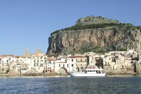 Da Cefalù: tour pomeridiano Coast To Coast con gita in barca