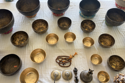 Bangkok: Sound Bowl Healing Session