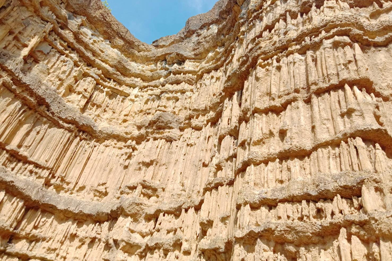 Pha Chor Canyon and Handicrafts Tour