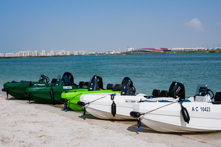 Abu Dhabi: Private Small Boat Rental (No License Required) Abu Dhabi: Small Boat 2 Hour Rental (No License Required)