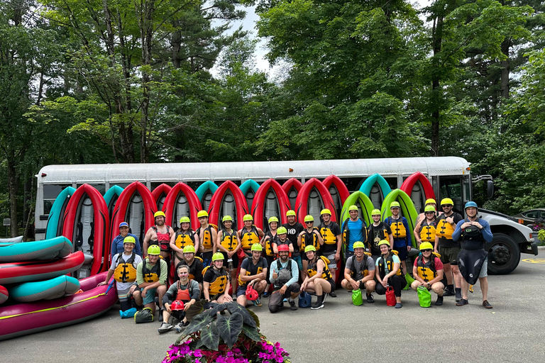 Quebec City: Guided rafting and kayaking 30 minutes from the city – Family Quebec City: Guided Rafting and Kayaking 30 Minutes from the City – Family