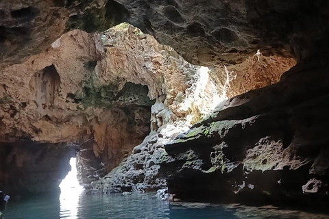 Yogyakarta: Excursión de Aventura por la Cueva de Pindul y el Río Oyo