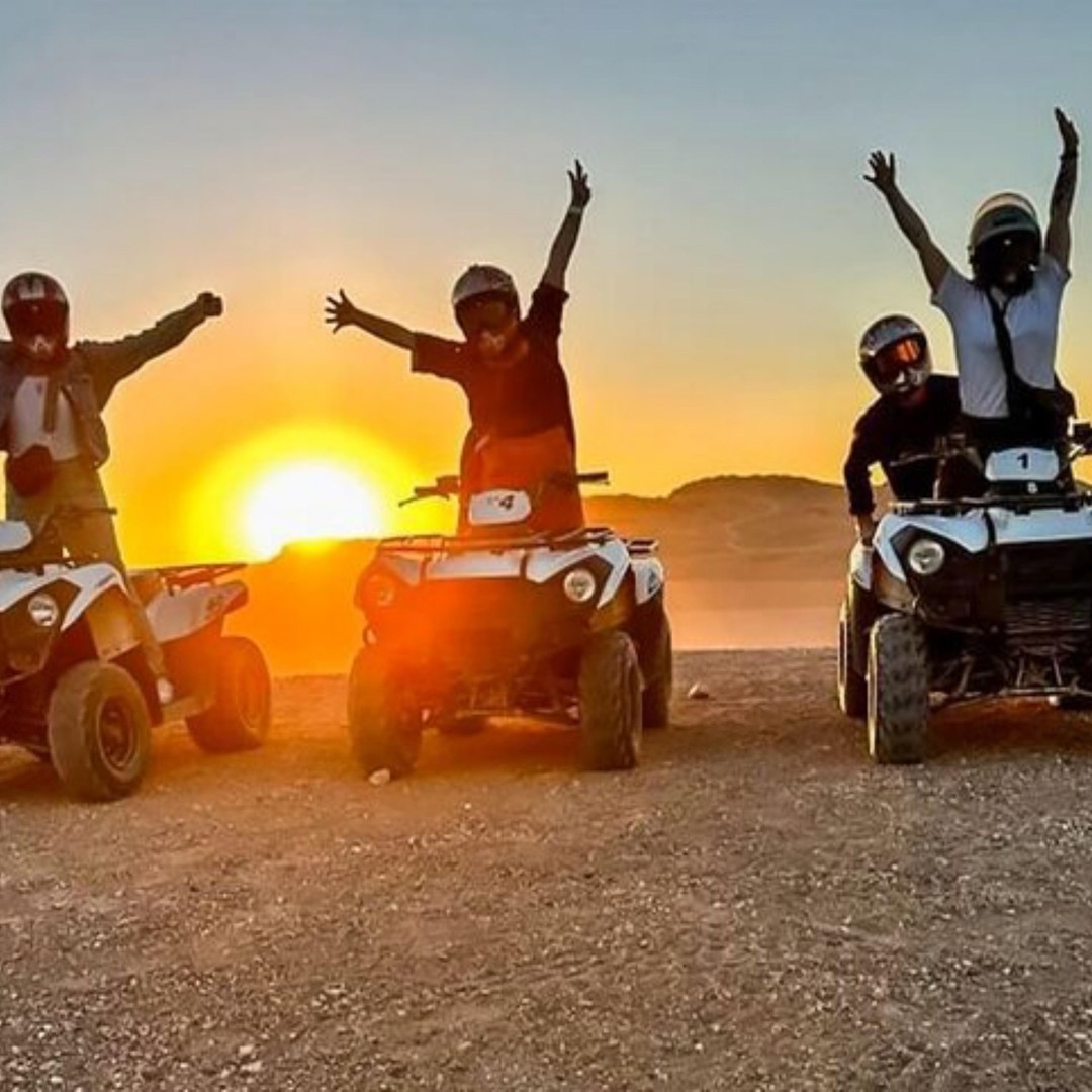 Marrakech : quad dans le désert d'Agafay, balade en chameau et dîner-spectacle