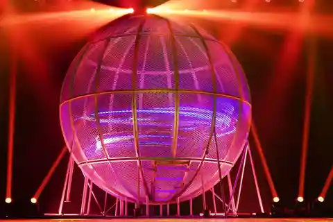 Red Theatre Beijing Acrobatic Show Tickets