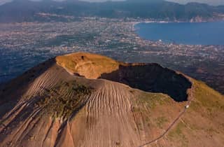 Neapel: Hin- und Rückfahrt + Eintrittskarte für den Vesuvio Park