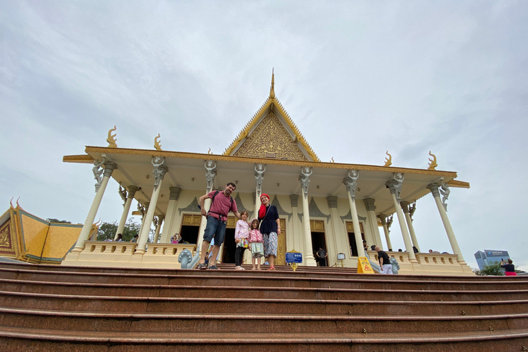 Royal Palace, National Museum, Russian Market & Wat Phnom Option 1: Private Tour with Tuk-Tuk Driver