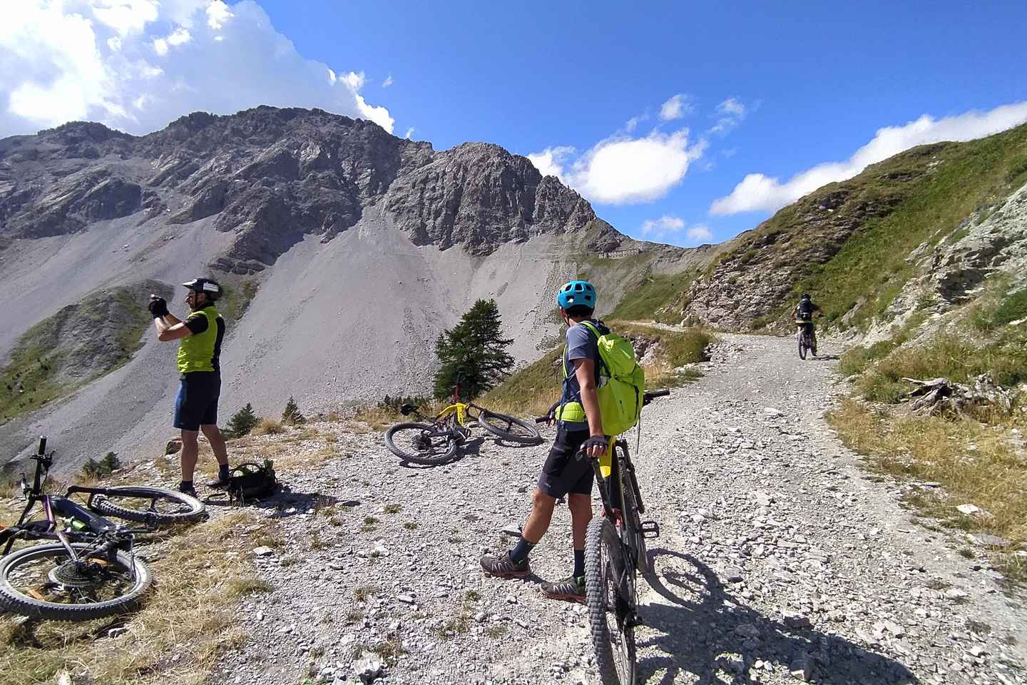 E-bike excursion in Sestriere along the Strada dell'Assietta at 2,400 meters