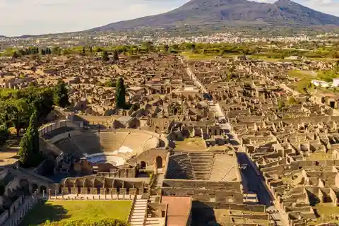 From Naples: Guided Pompei & Mount Vesuvius with Pizza Lunch