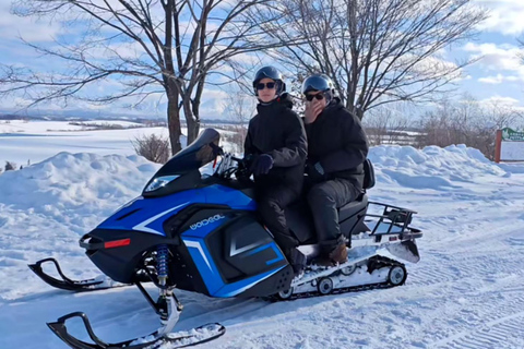 From Sapporo: Hokkaido Winter Tour with Asahiyama Zoo Comfortable 9-person Small Group: Hotel Pickup & Drop-off
