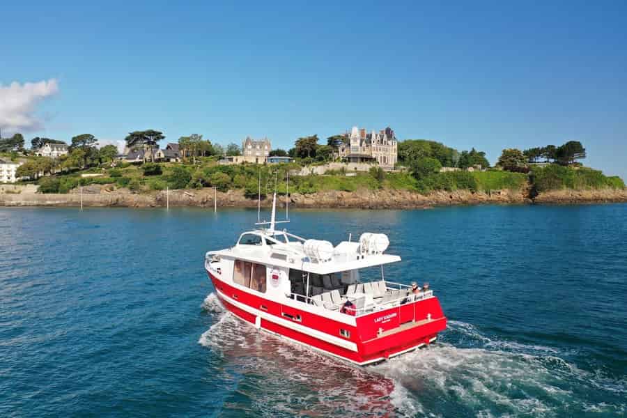 Boottocht op zee in de baai vanuit Saint-Malo of Dinard
