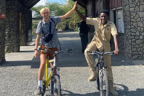 Nairobi: Hell's Gate National Park and Lake Naivasha Tour