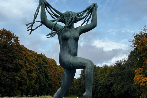 Oslo: Vigeland Park Guided Tour with Hidden Stories