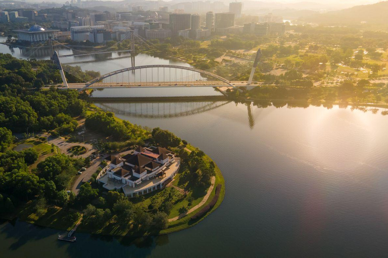 Kuala Lumpur: Putrajaya Lakeside Views & Pink Mosque Ride