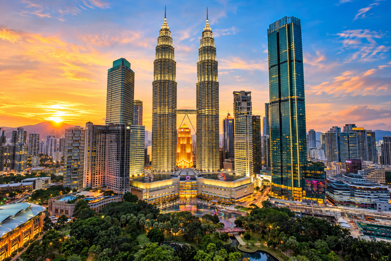 Kuala Lumpur: 3-Day Private City, Genting & Fireflies Trip