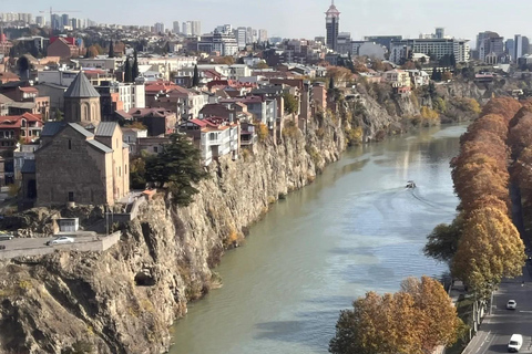 Navigeer door Tbilisi met exclusieve luchthaventransfersLuchthaventransfer Van: Tbilisi Stad Naar Tbilisi Luchthaven