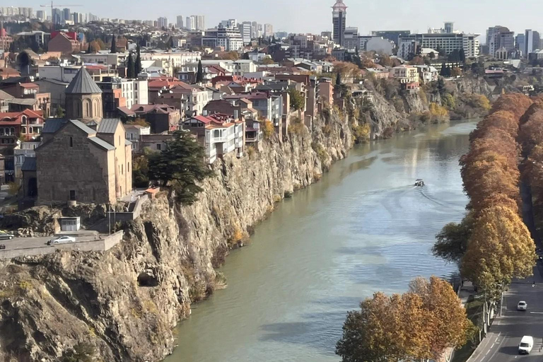 Navigeer door Tbilisi met exclusieve luchthaventransfersLuchthaventransfer Van: Tbilisi Stad Naar Tbilisi Luchthaven