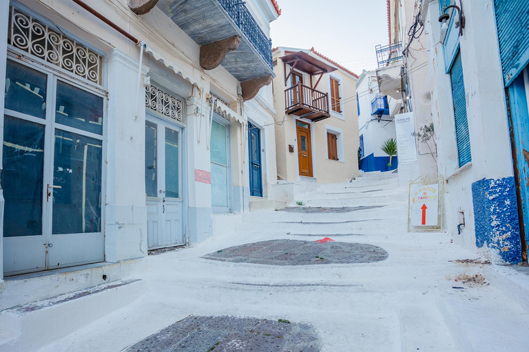 Isola di Poros: escursione di un giorno in autobus da Atene con bagno