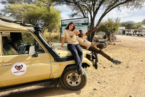 Arusha: safari al Parco nazionale del lago Manyara con pranzoTour privato in Tanzania