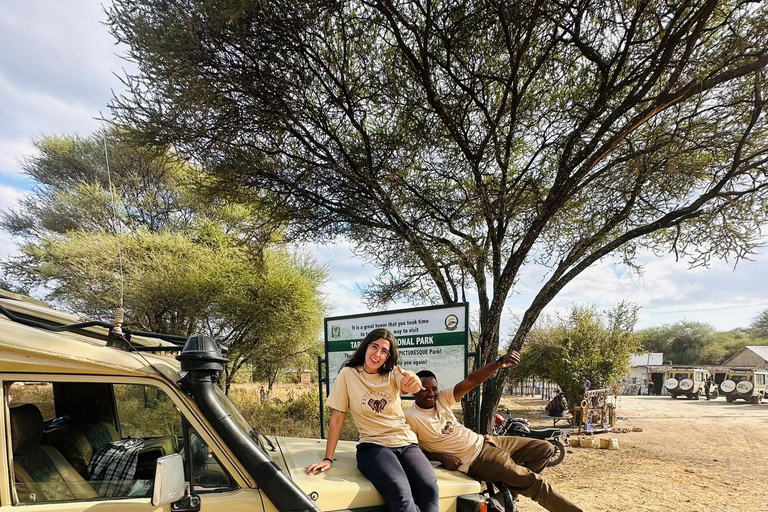 Arusha: safari al Parco nazionale del lago Manyara con pranzoTour privato in Tanzania
