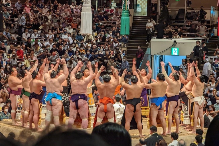 Nagoya: Gran Torneo de Sumo con tour a pie por el castilloNagoya: Gira del Gran Torneo de Sumo