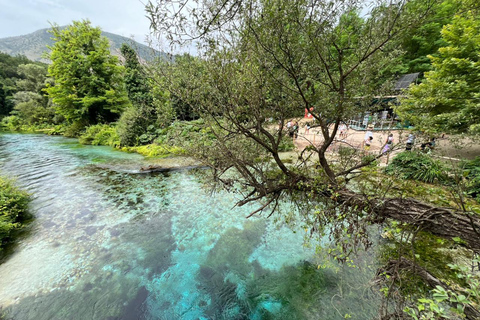 Vanuit Tirana: 2-daagse trip Gjirokaster/Blauw oog/Ksamil/Saranda