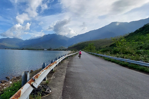 From Hoi An: Hai Van Pass Motorbike Tour to Hue Easyrider