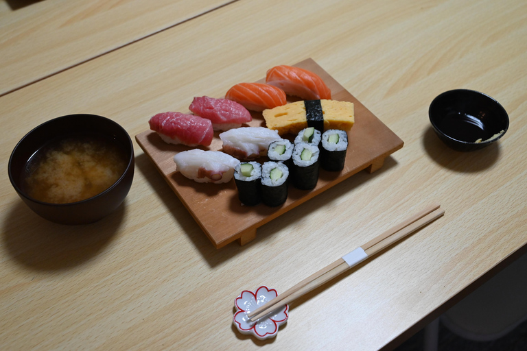 Sapporo: laboratorio di sushi e bacchette