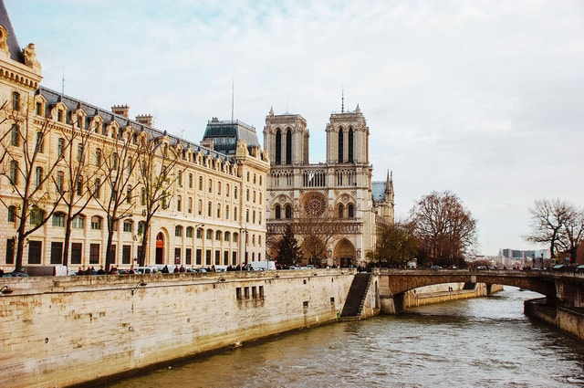 Paris: Notre-Dame Cathedral Guided Tour