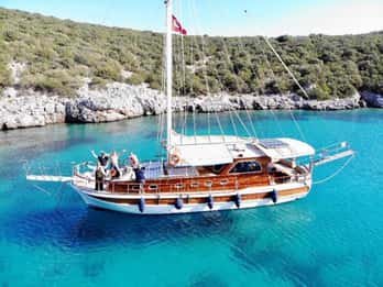 Bodrum: Tour privato in caicco con pranzo