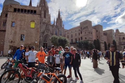 Barcelona: Bike Tour 25-ТOP Barcelona Sights, Bike or E-Bike Price includes new E-Bicycle, helmet, phone holder, basket