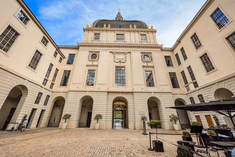 Bezoek aan de oude binnenstad van Lyon in Bellecour met een gidsRondleiding door het oude Lyon in Bellecour met een gids