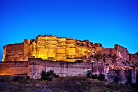 Tour di 7 giorni del Triangolo d&#039;Oro Jodhpur Udaipur da DelhiQuesta opzione include trasporto e guida