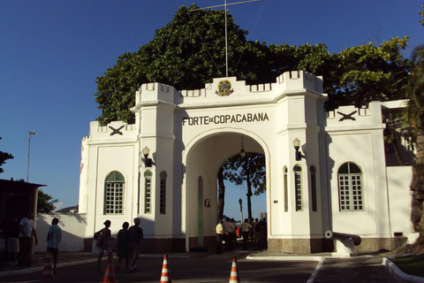 Rondleiding Arpoador: Wandeling door Copacabana &amp; Zonsondergang bij Arpoador