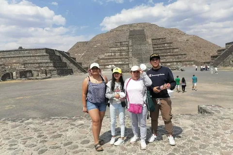 3HVisite des pyramides majestueuses de Teotihuacan et du site de l'ancienne grotte