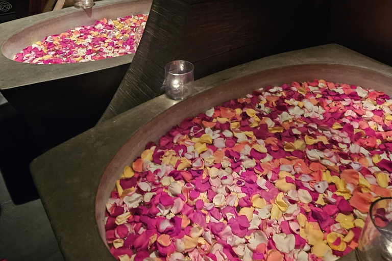 Las Vegas: Night Out at Clubs with Free Drinks and Party Bus Latin Club Crawl