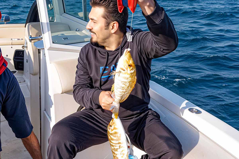 Viagem de pesca em lancha rápida