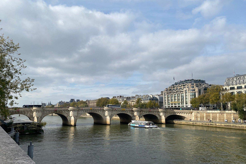 Notre Dame Paris Cathedral Early Access Guided Walking Tour